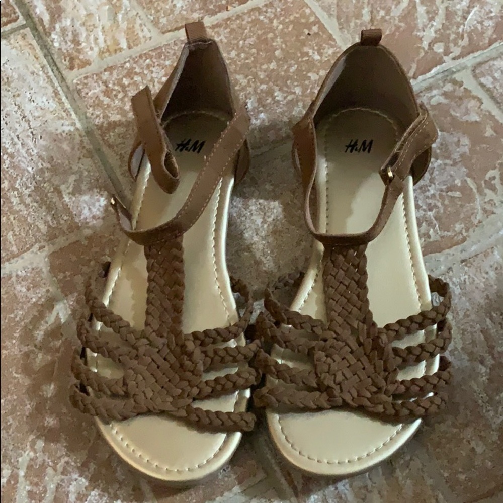 Girls sandals